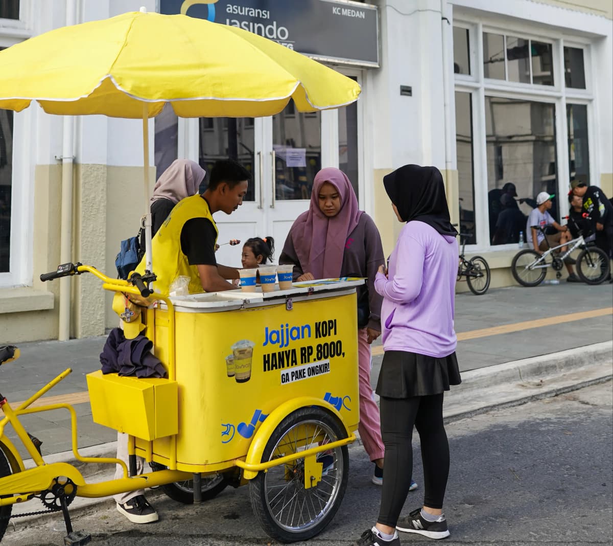 Tentang Jajjan 8
